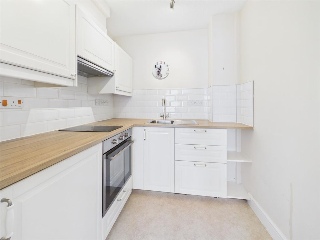 Property photo 2 of 8 Cam05510G0-Pr0265-Still001.Jpg