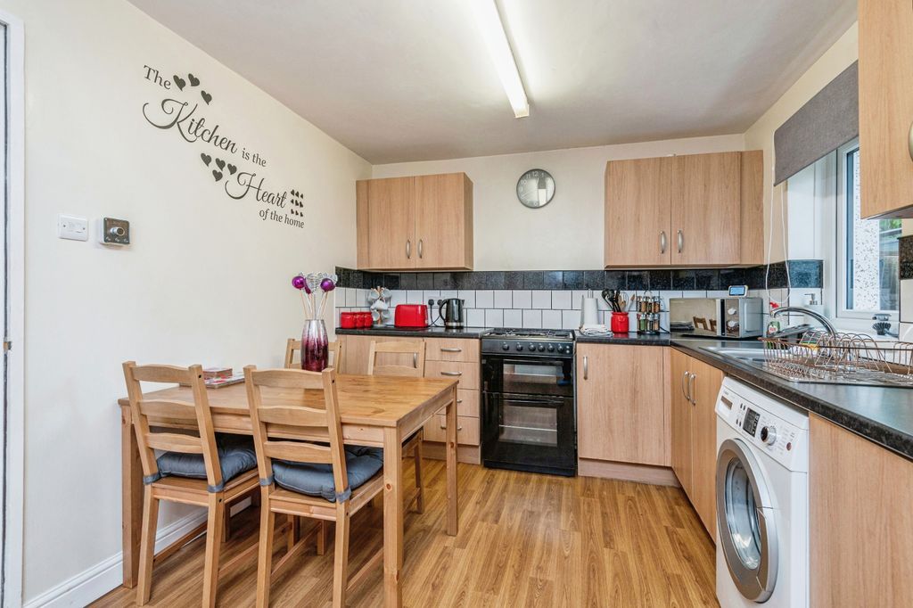 Property photo 3 of 15