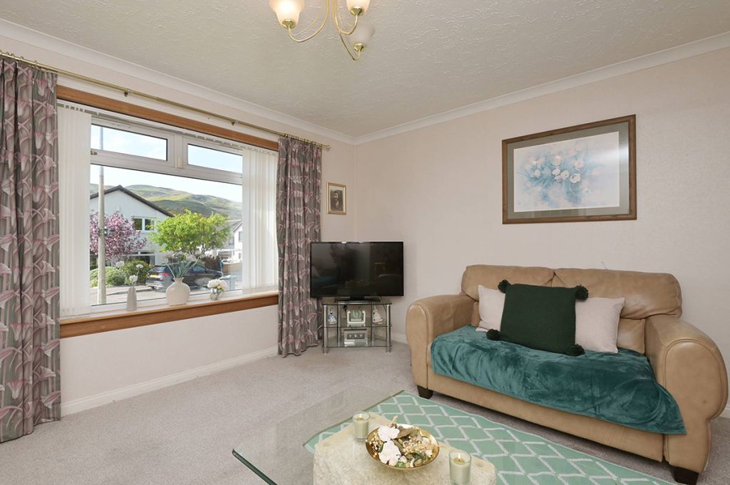 Property photo 2 of 25