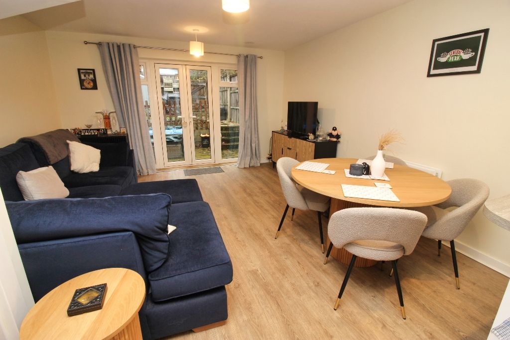 Property photo 2 of 12 Lounge/Diner