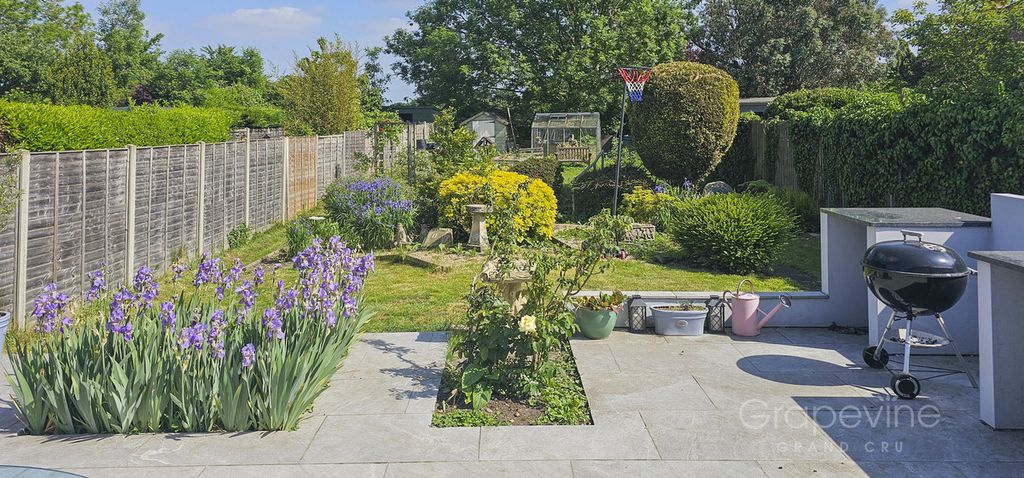 Additional image 23 of 4 bed semi-detached house for saleDavis Street, Hurst RG10