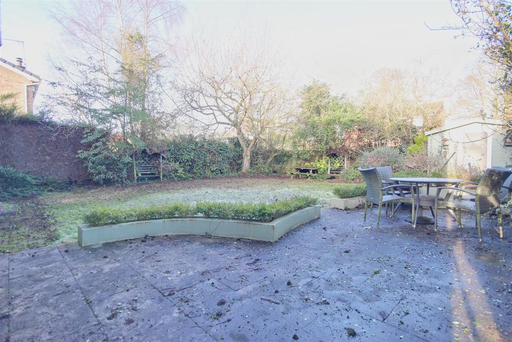 Property photo 2 of 15 Img_0127-Img_0129_Lzn.Jpg