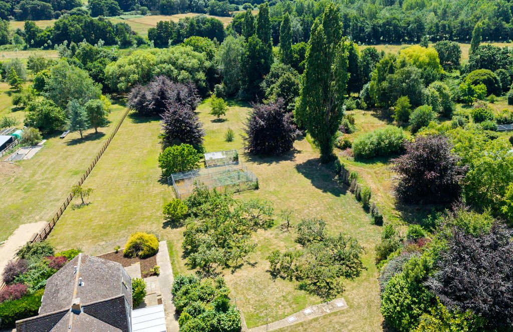 Property photo 3 of 23