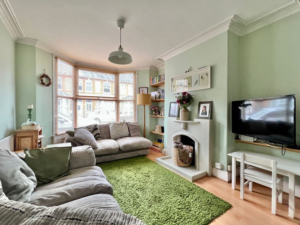 Property photo 2 of 23