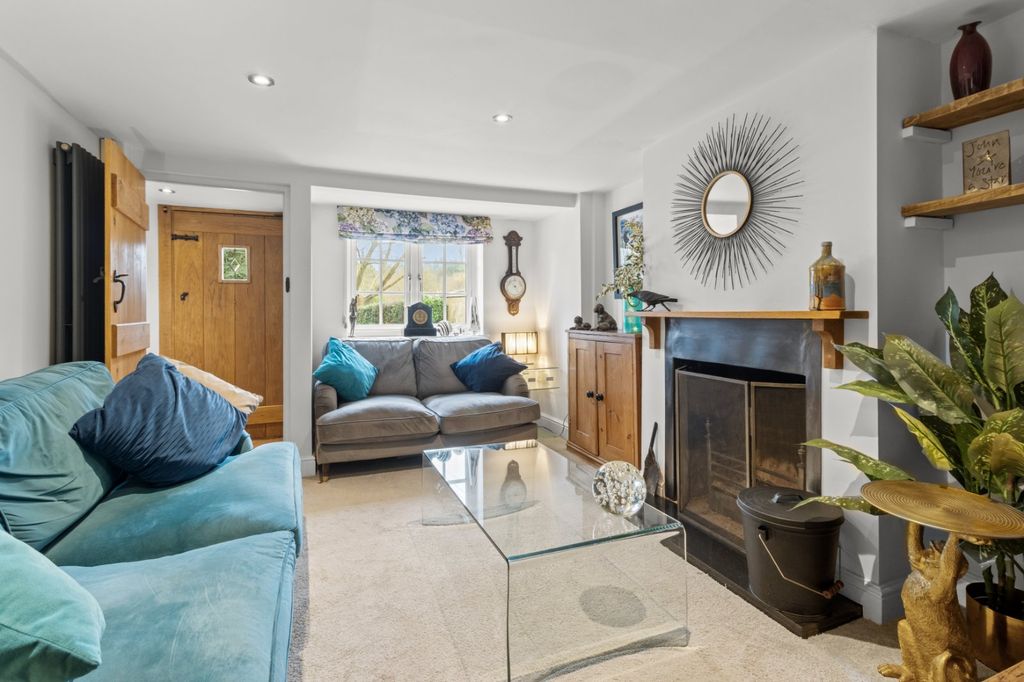 Property photo 2 of 25 Snug