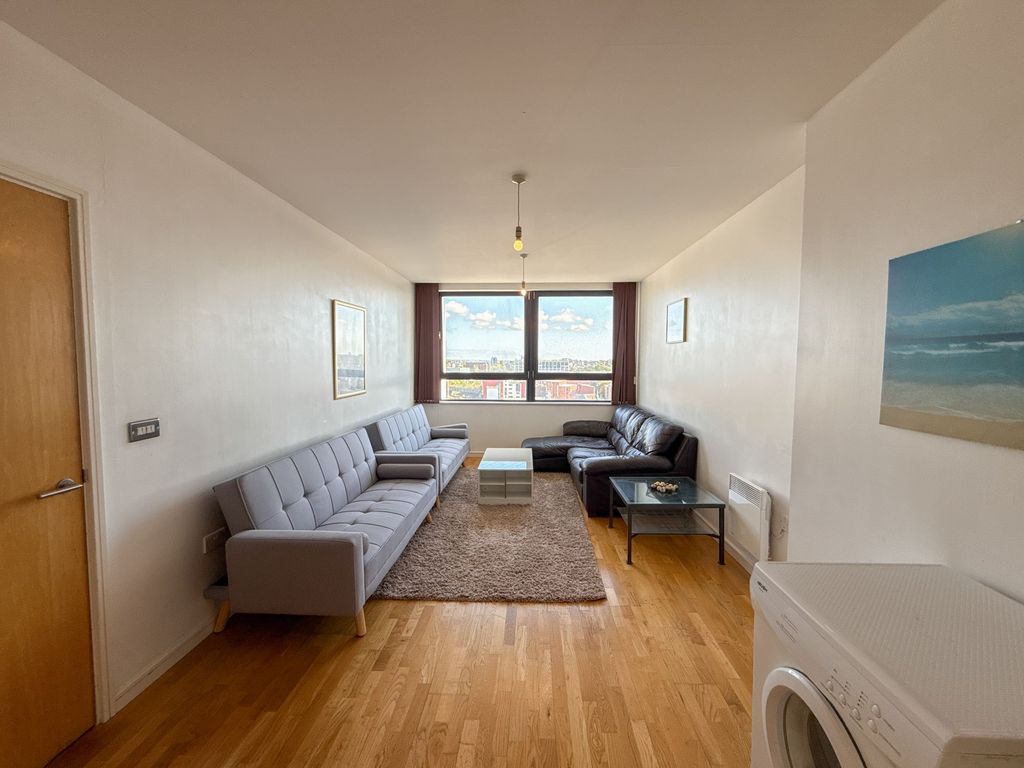 Property photo 2 of 12 Lounge