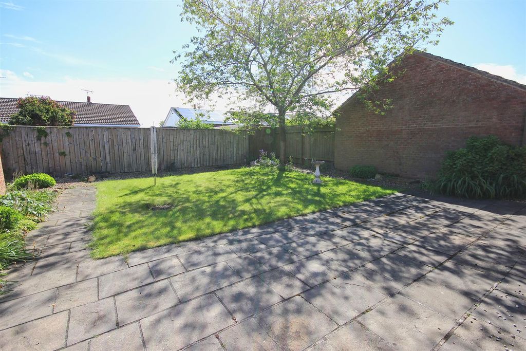 Property photo 2 of 16 Outside
