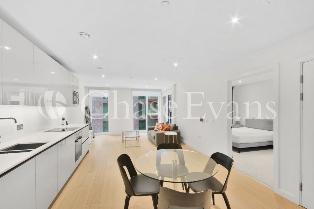 Property photo 2 of 10 Living
