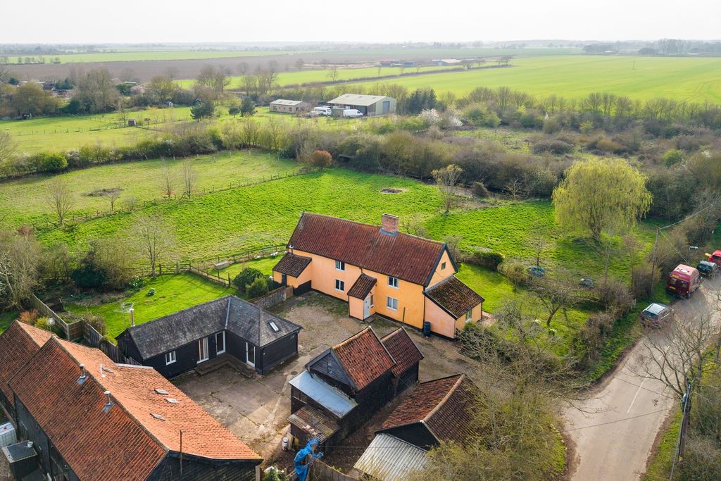 Property photo 2 of 32 1440Px_The Old Plough - 2