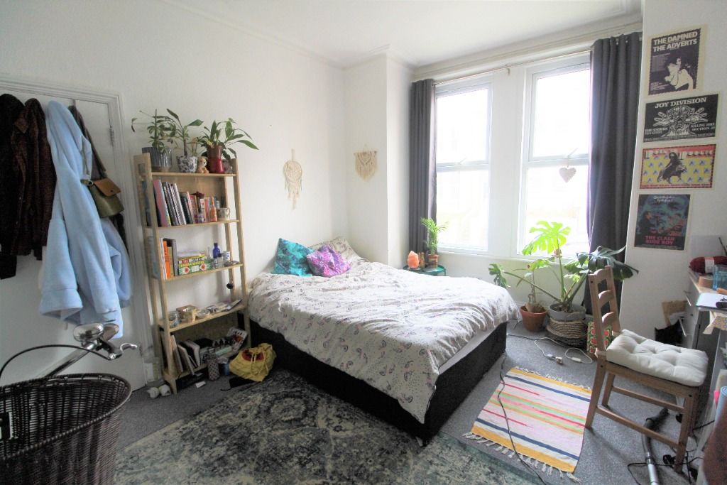 Property photo 2 of 8