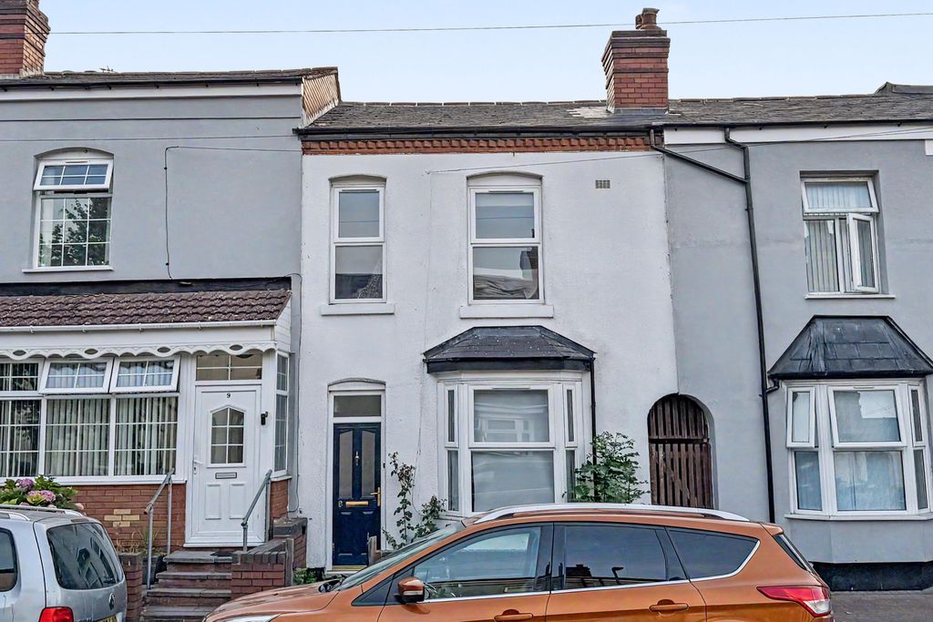 Property photo 1 of 4 8 Pembroke Road, Birmingham, West Midlands, B12 8Qg