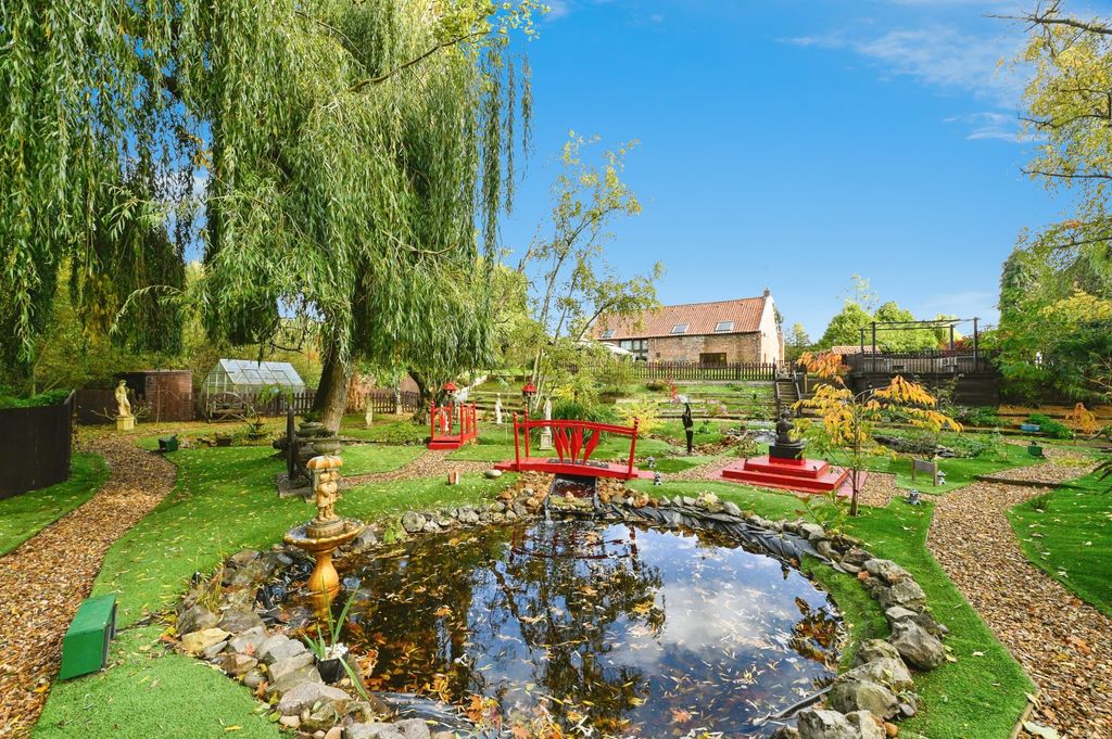 Property photo 3 of 23 Wb045