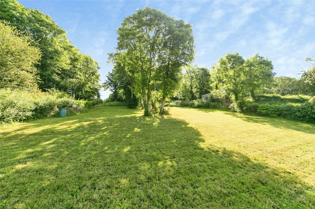 Property photo 2 of 27 Picture No. 18