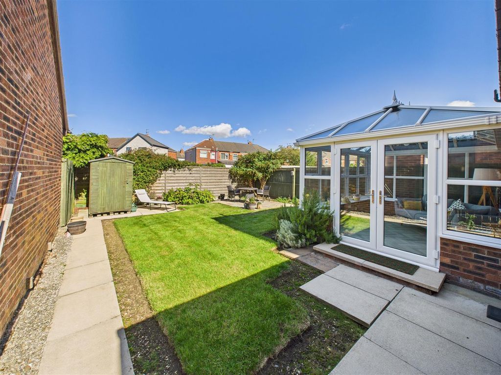 Property photo 3 of 14 Outside