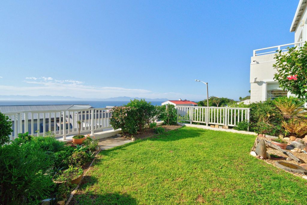 Property photo 2 of 17 Fh1743460