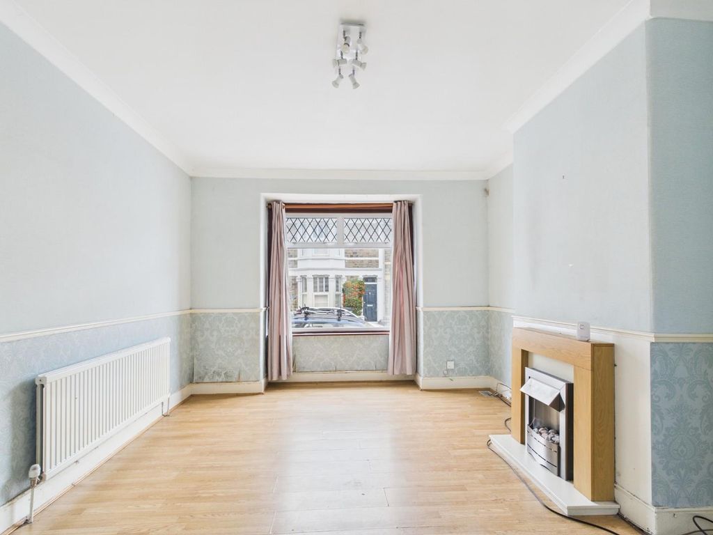 Property photo 2 of 21 Cam01576G0-Pr0324-Still002.Jpg