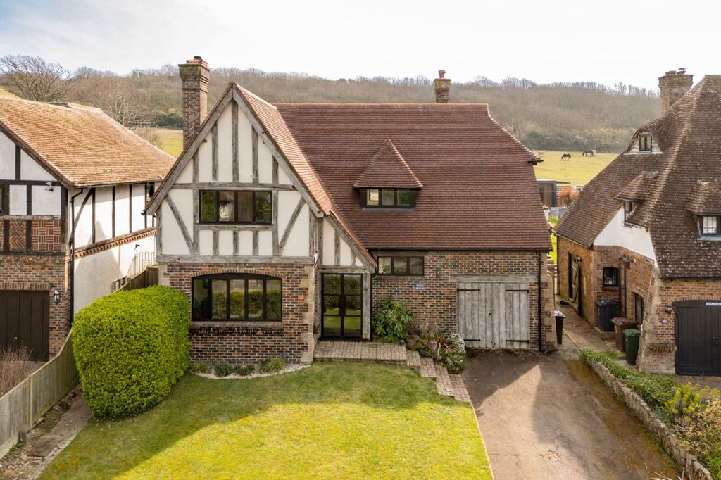 Property photo 1 of 31