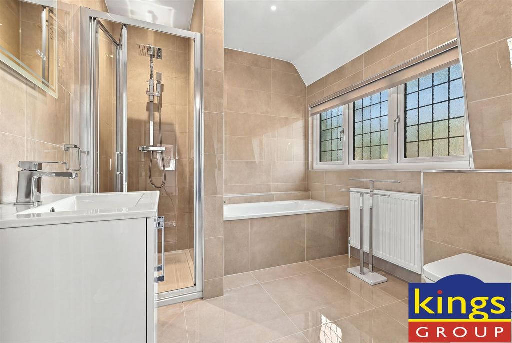 Property photo 3 of 29