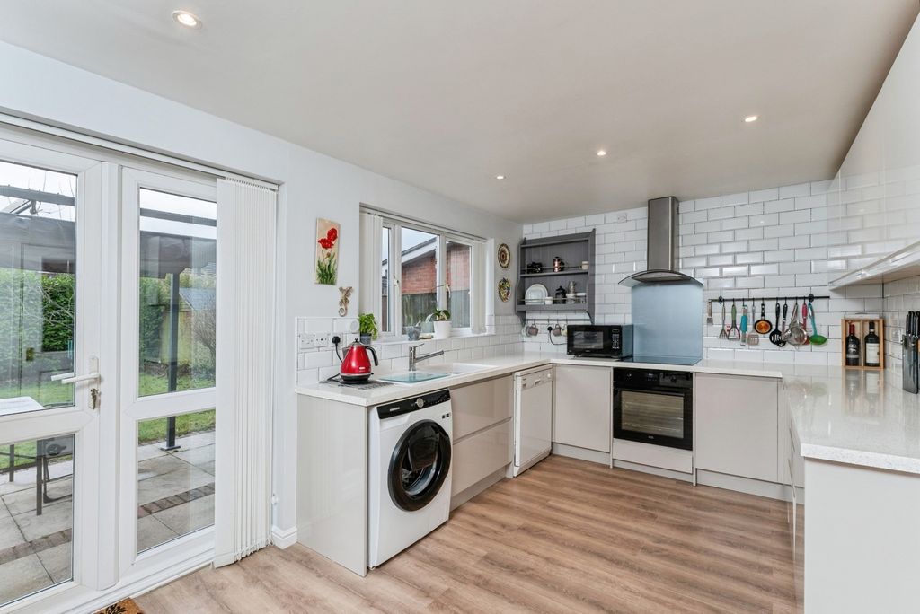 Property photo 2 of 23 Pbox-Img.Jpg