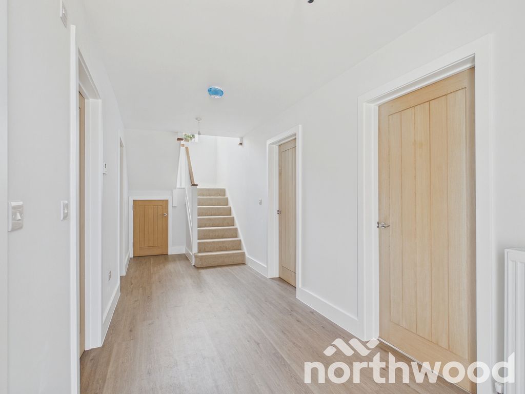 Property photo 3 of 32