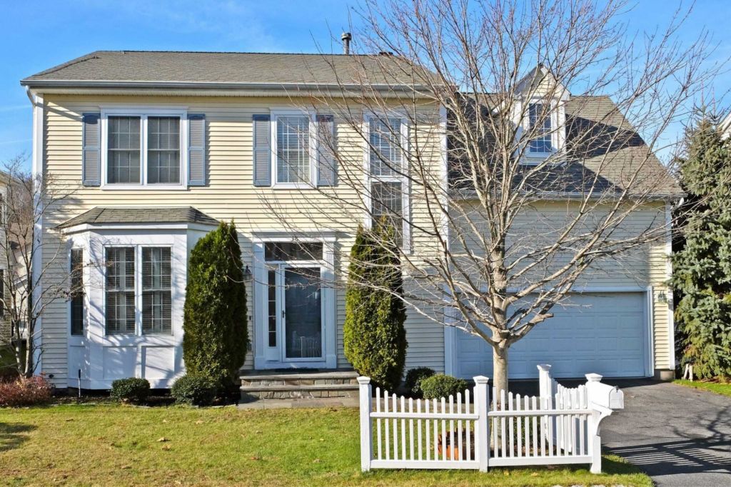 Property photo 1 of 11