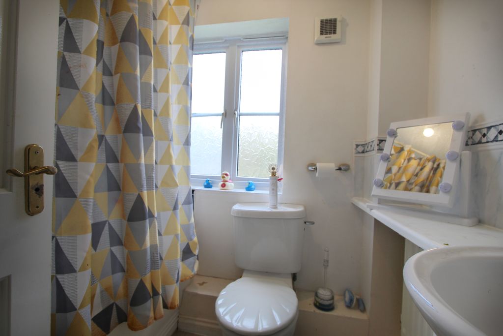 Additional image 18 of 5 bed detached house for saleNorfolk Place, Grays RM16
