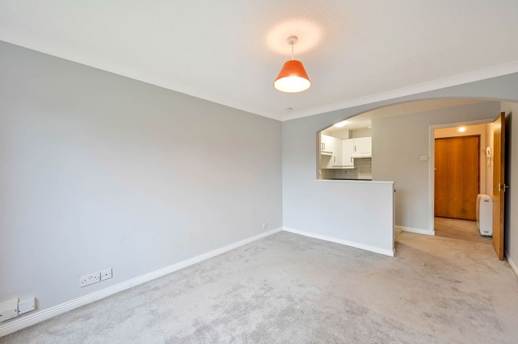 Property photo 3 of 9