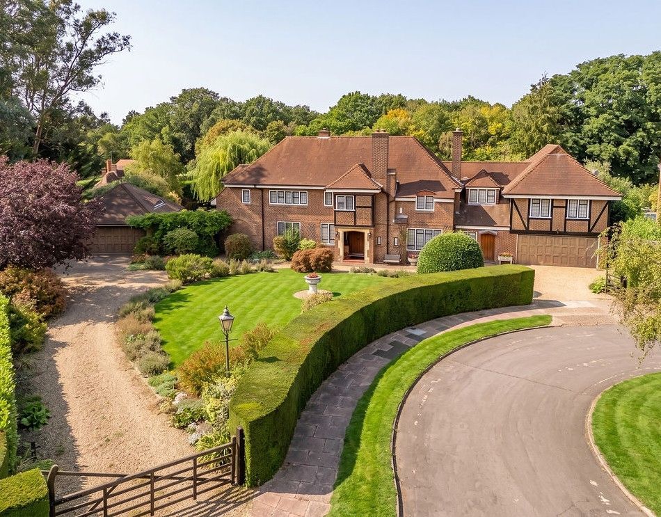 Property photo 1 of 10