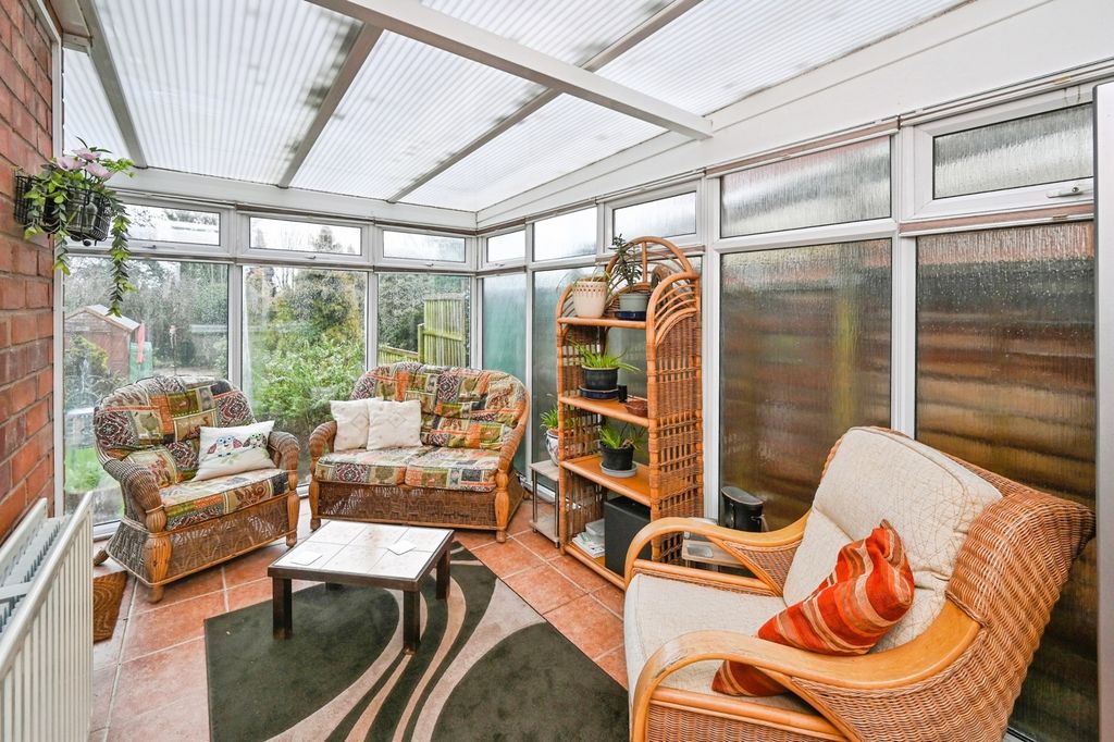 Property photo 2 of 8 Conservatory