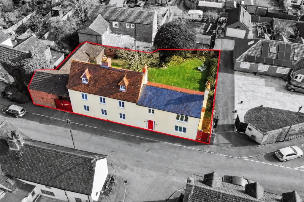 Property photo 2 of 38