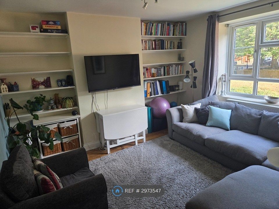 Property photo 1 of 18 Lounge