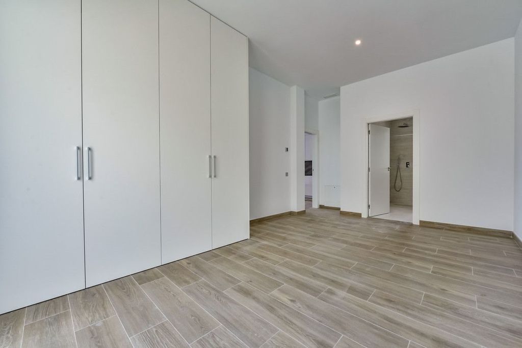 Property photo 3 of 50