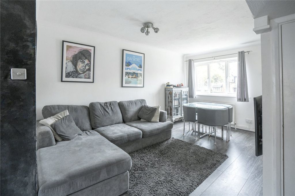 Property photo 3 of 11 Picture No. 24