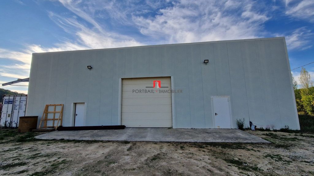 Property photo 1 of 4 Commercial Property For Sale In Saint-André-De-Cubzac
