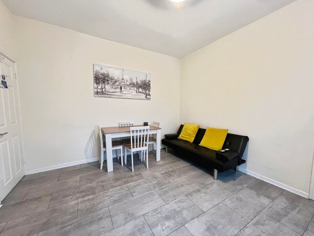 Property photo 3 of 18 Pbox-Img.Jpg