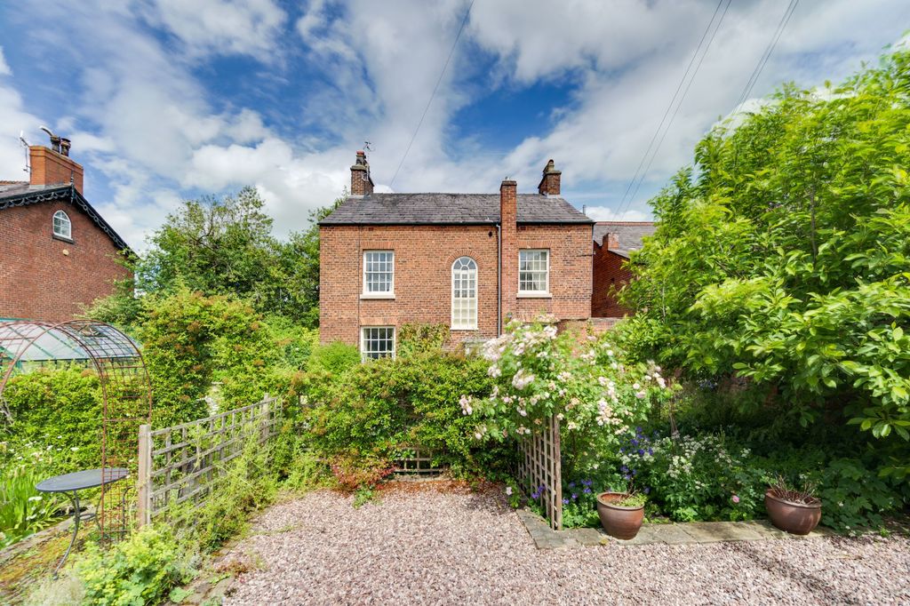 Property photo 2 of 36
