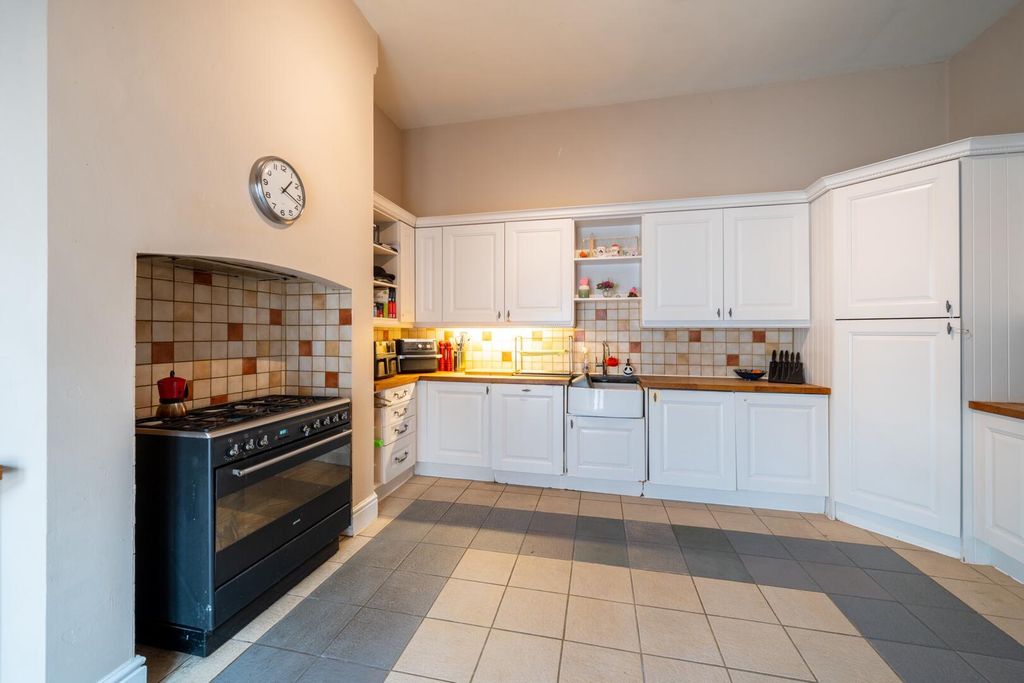 Additional image 8 of 3 bed flat for saleLenton Avenue, The Park NG7