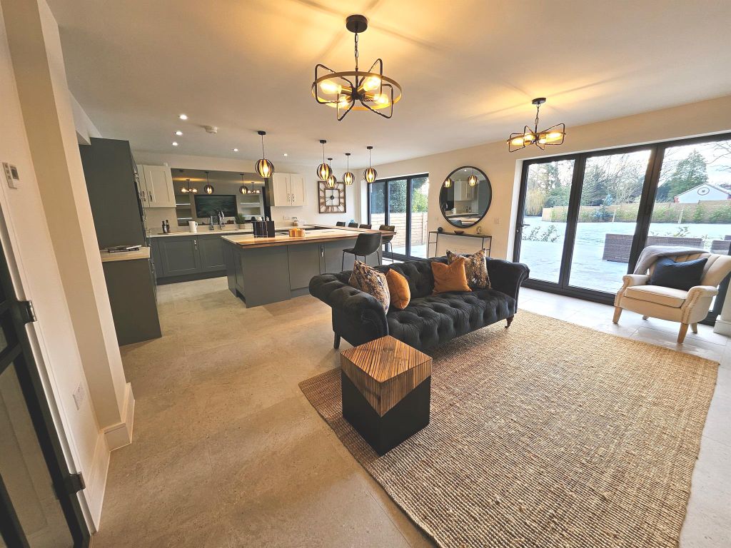 Property photo 2 of 33