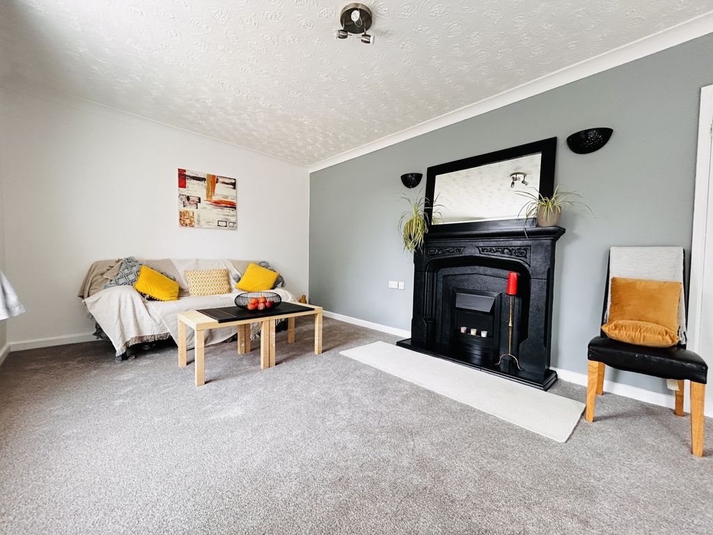 Property photo 3 of 16 Img_3399
