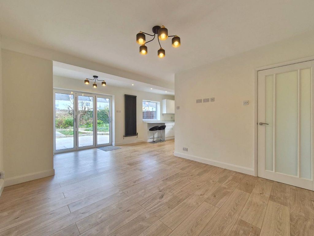 Property photo 3 of 8 Picture No. 22