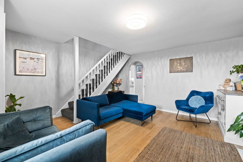 Property photo 2 of 26