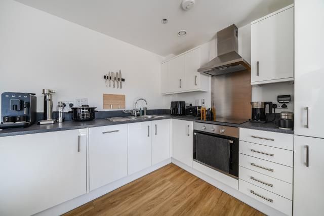 Property photo 3 of 18 Kitchen
