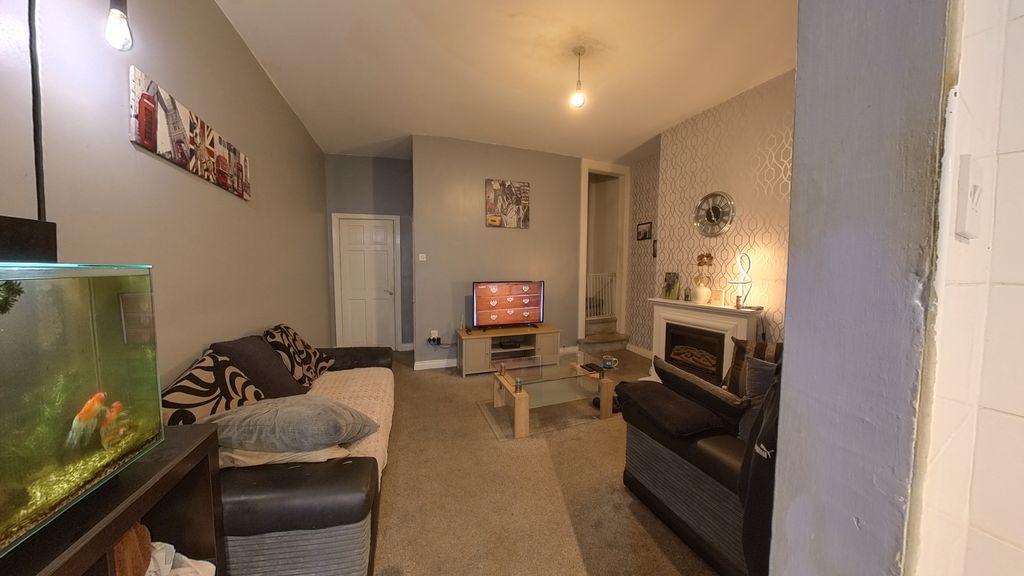 Property photo 2 of 18