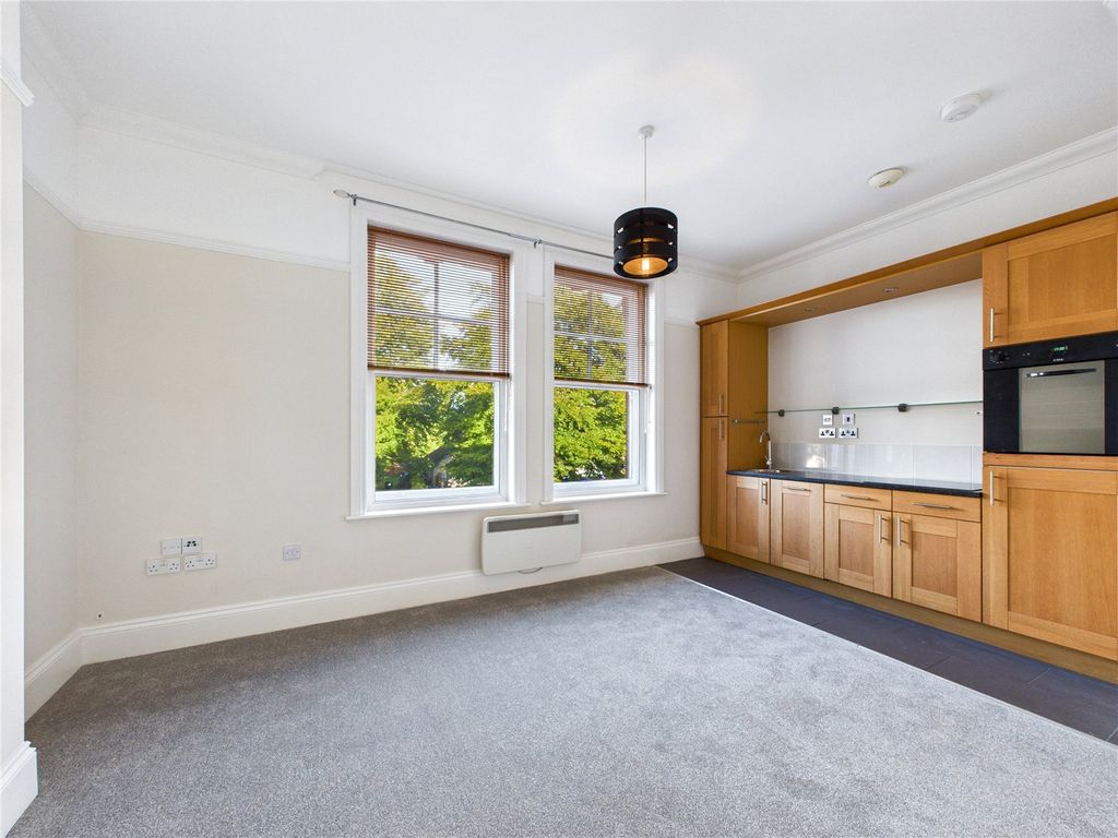 Property photo 3 of 9 3 - Picture No. 14