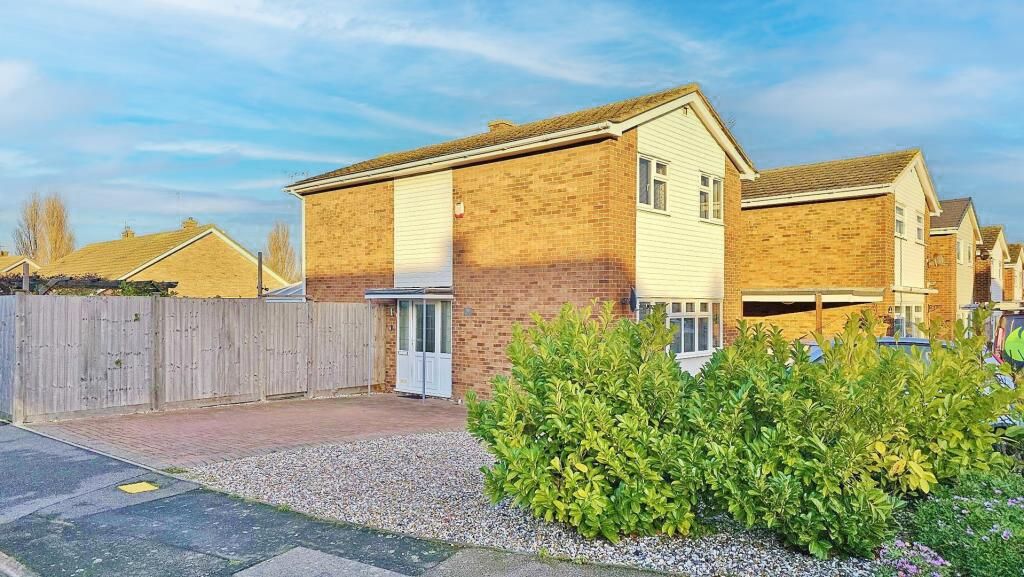 Property photo 1 of 26 Outside - Front