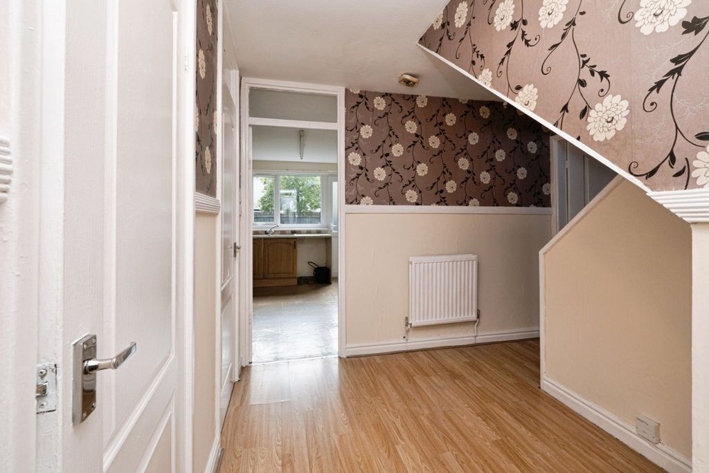 Property photo 3 of 16 Pbox-Img.Jpg