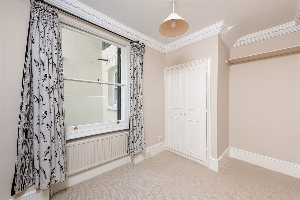 Property photo 3 of 12 Picture No. 18