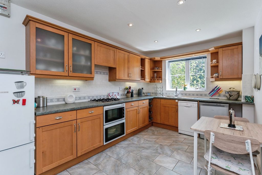 Property photo 3 of 30 Pbox-Img.Jpg