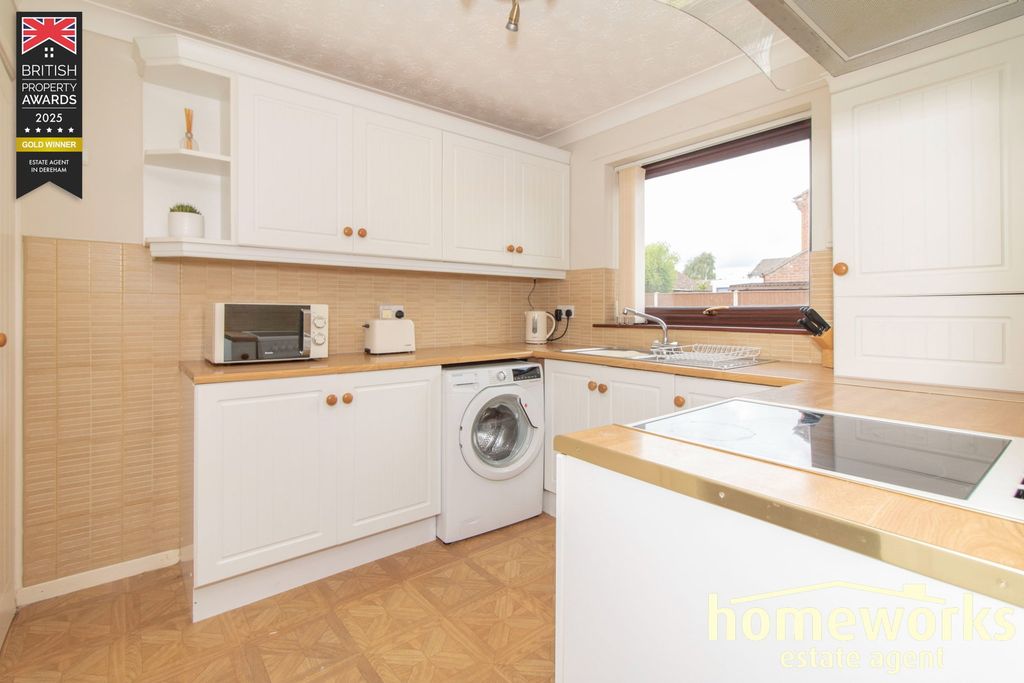 Property photo 2 of 9
