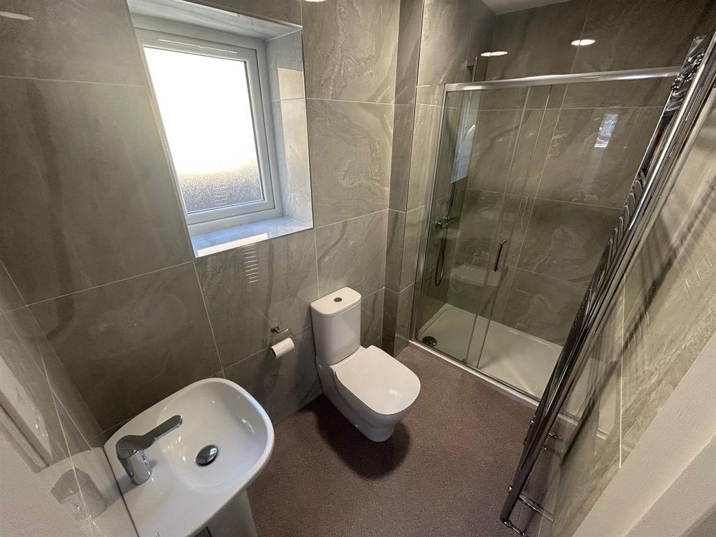 Property photo 3 of 13 Bathroom.Jpg